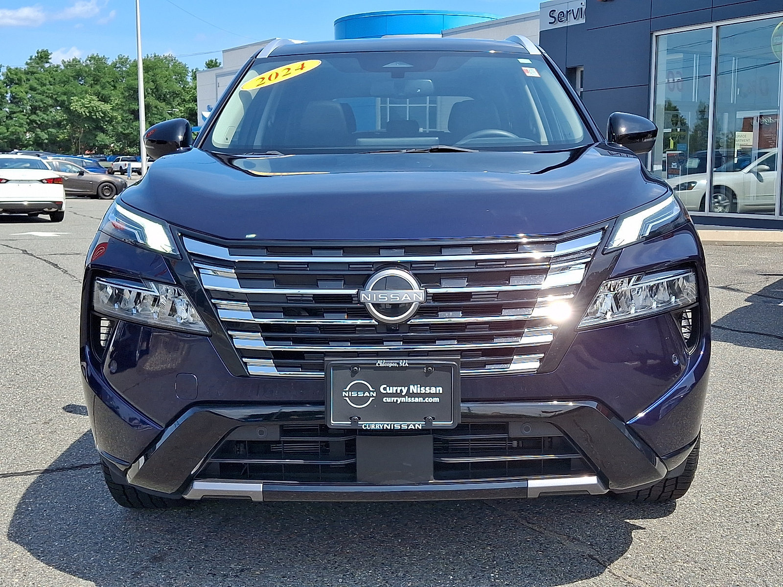 Used 2024 Nissan Rogue Platinum AWD/4WD image 2
