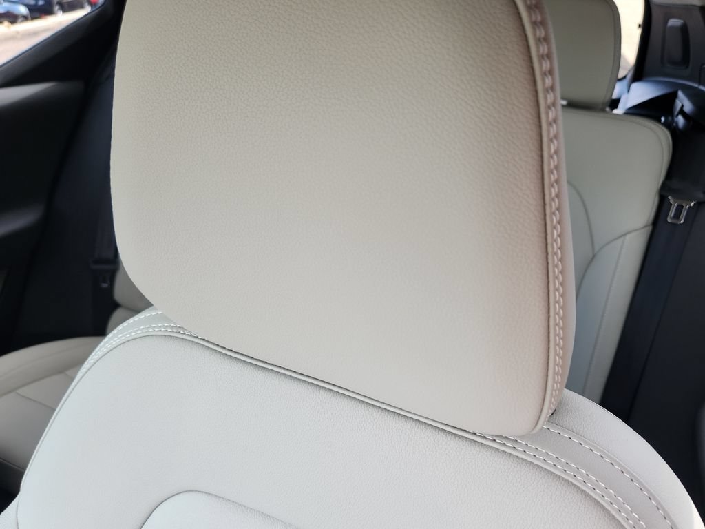 New 2026 Volvo XC40 B5 Plus w/ Protection Package Premier AWD/4WD image 6