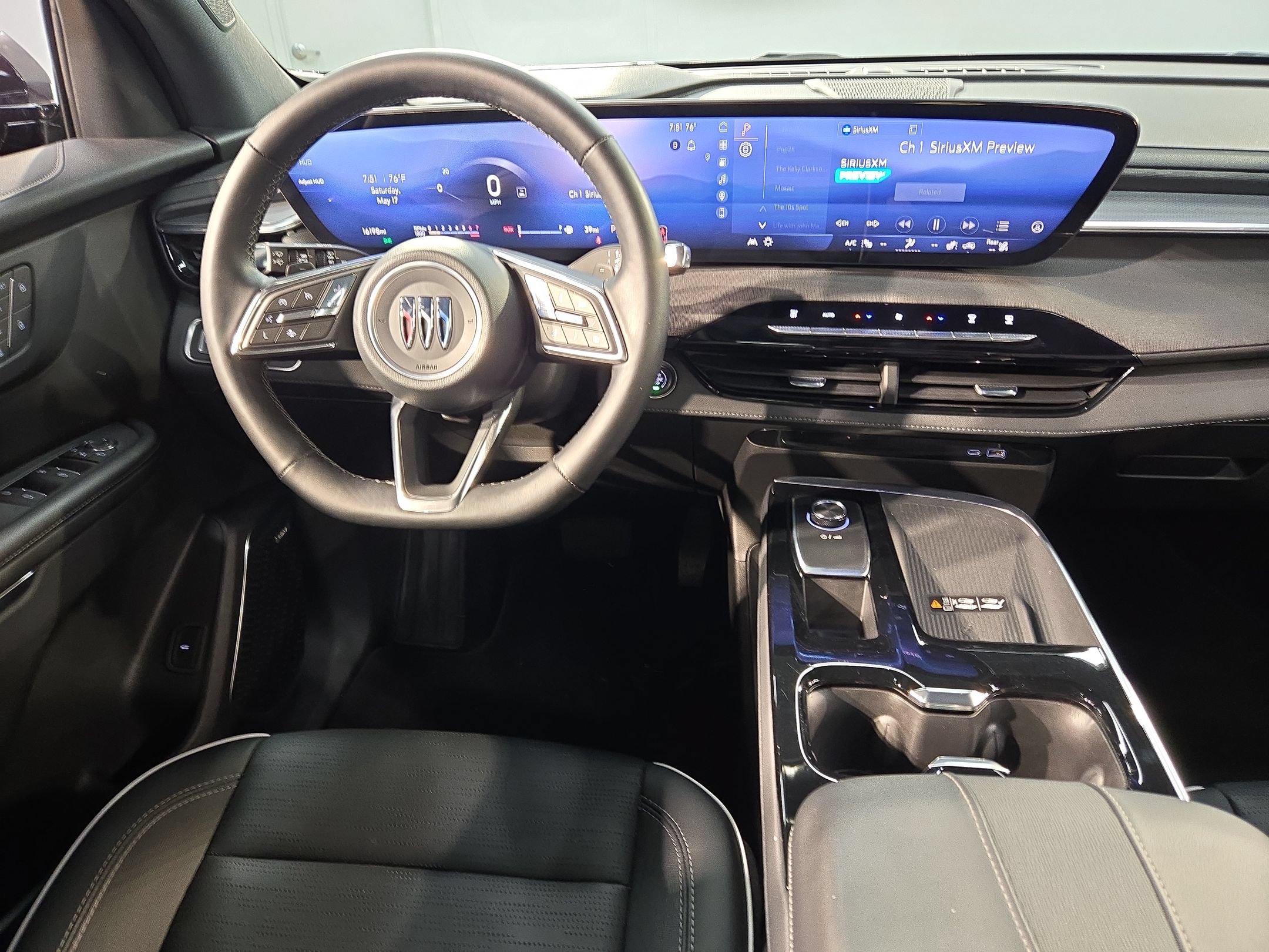 Used 2025 Buick Enclave Sport Touring w/ Power Package FWD image 9