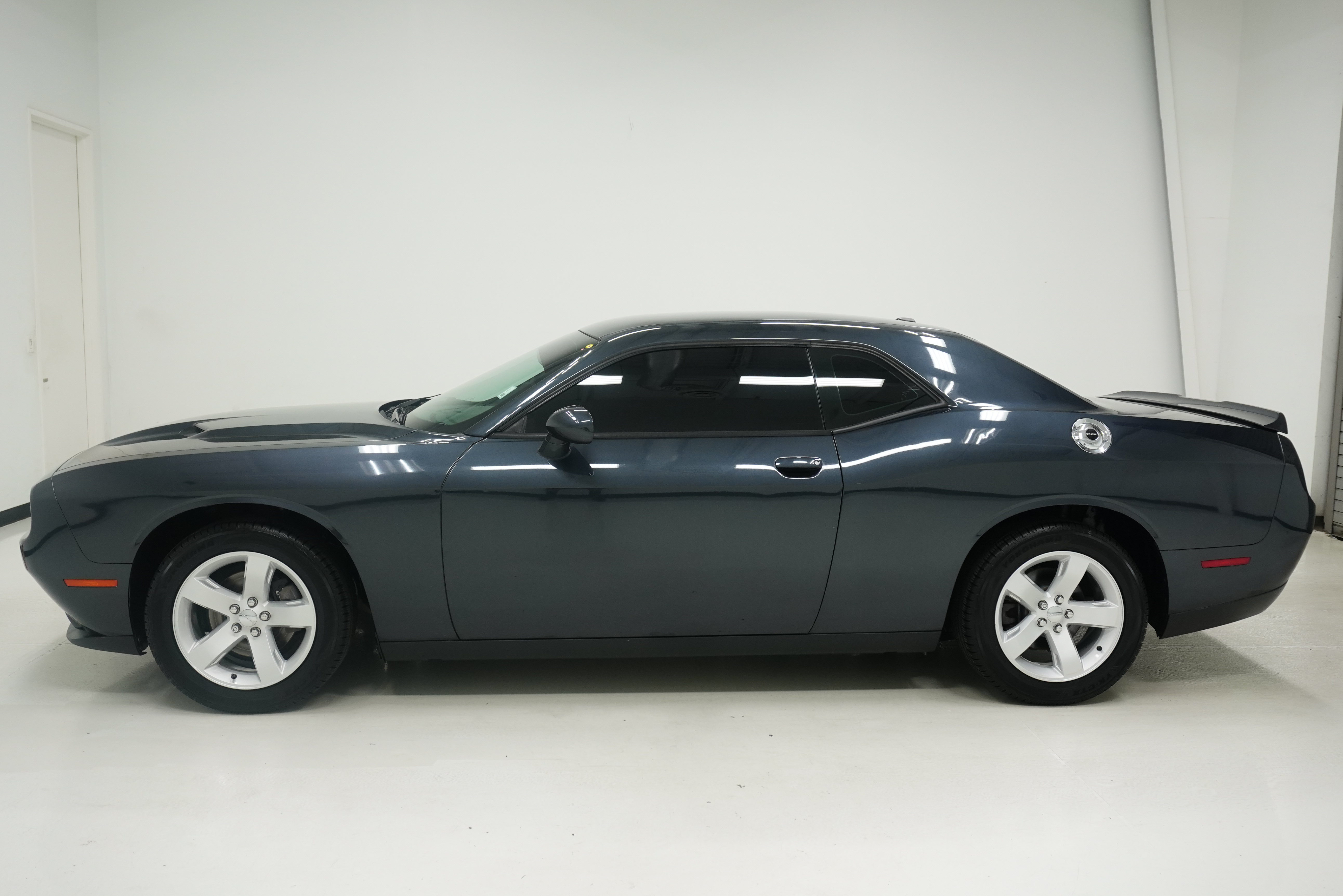Used 2019 Dodge Challenger SXT RWD image 7