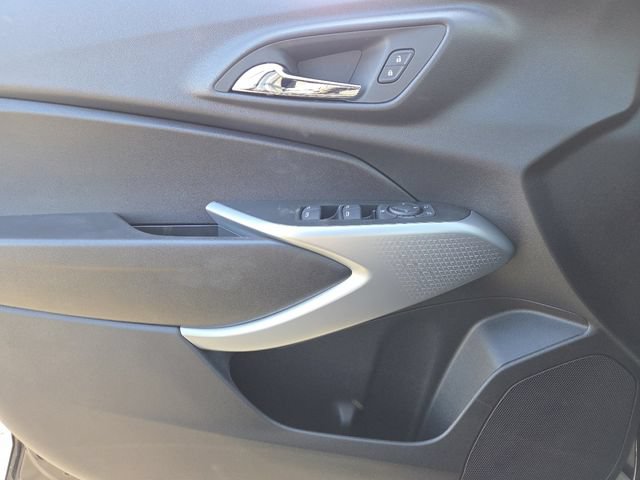 New 2026 Chevrolet Trax RS w/ Sunroof Package FWD image 31