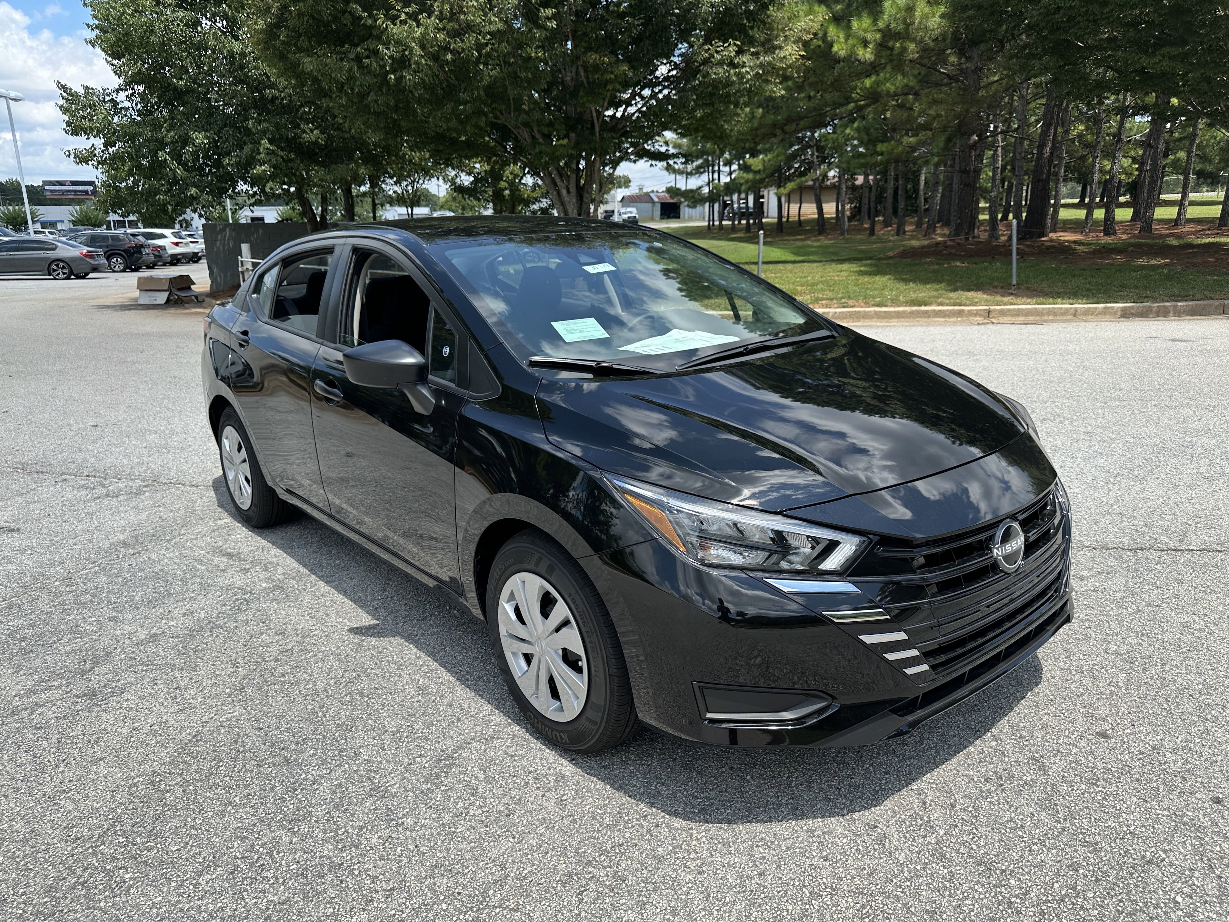 New 2025 Nissan Versa S w/ Trunk Package