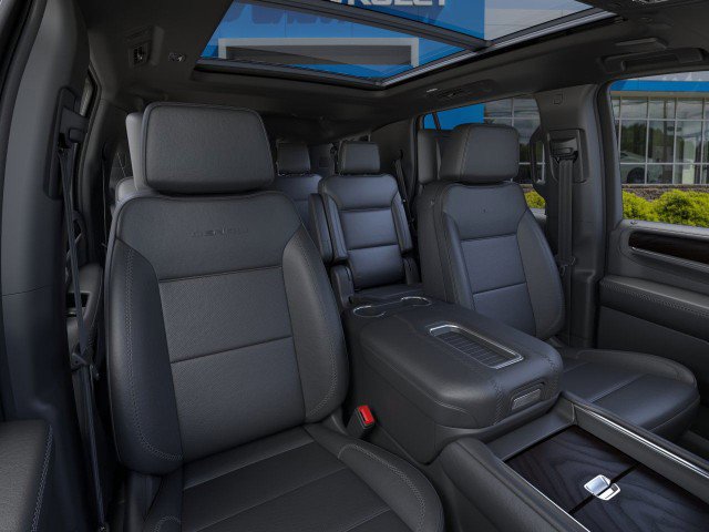 New 2025 Mercedes-Benz C 43 AMG 4MATIC Sedan image 44