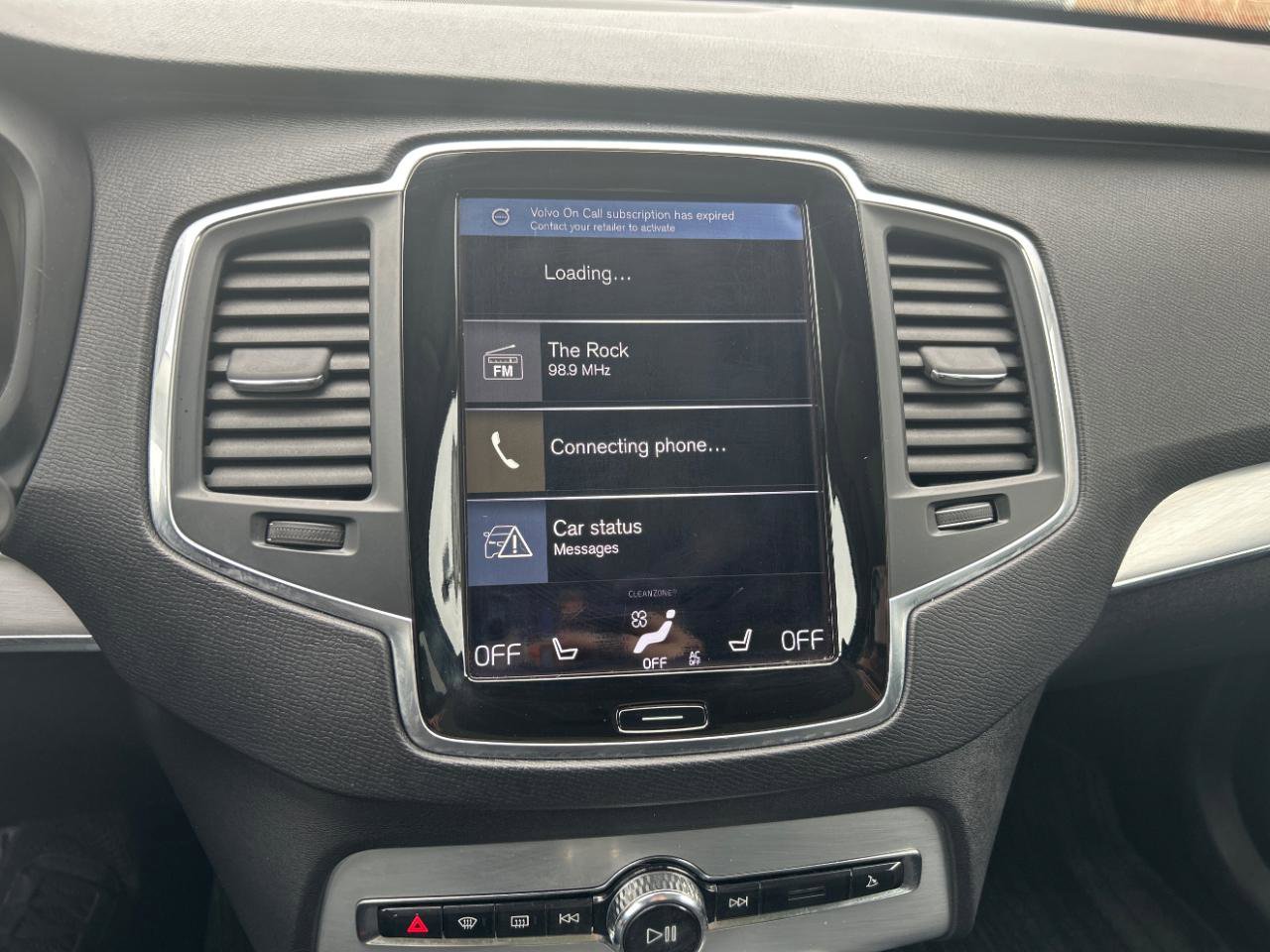 Used 2016 Volvo XC90 T5 Momentum FWD image 12