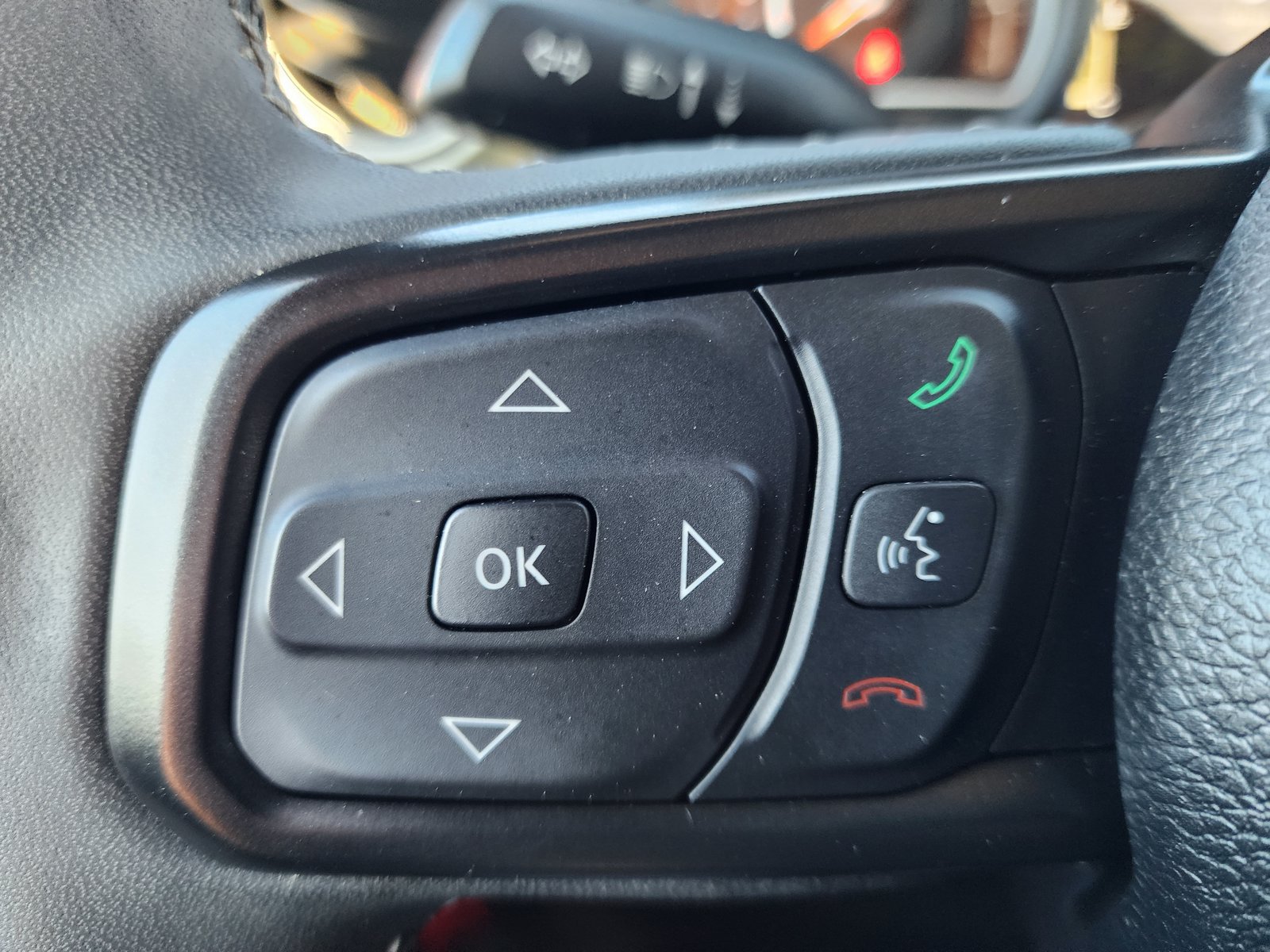 Used 2025 Jeep Gladiator Mojave AWD/4WD image 24