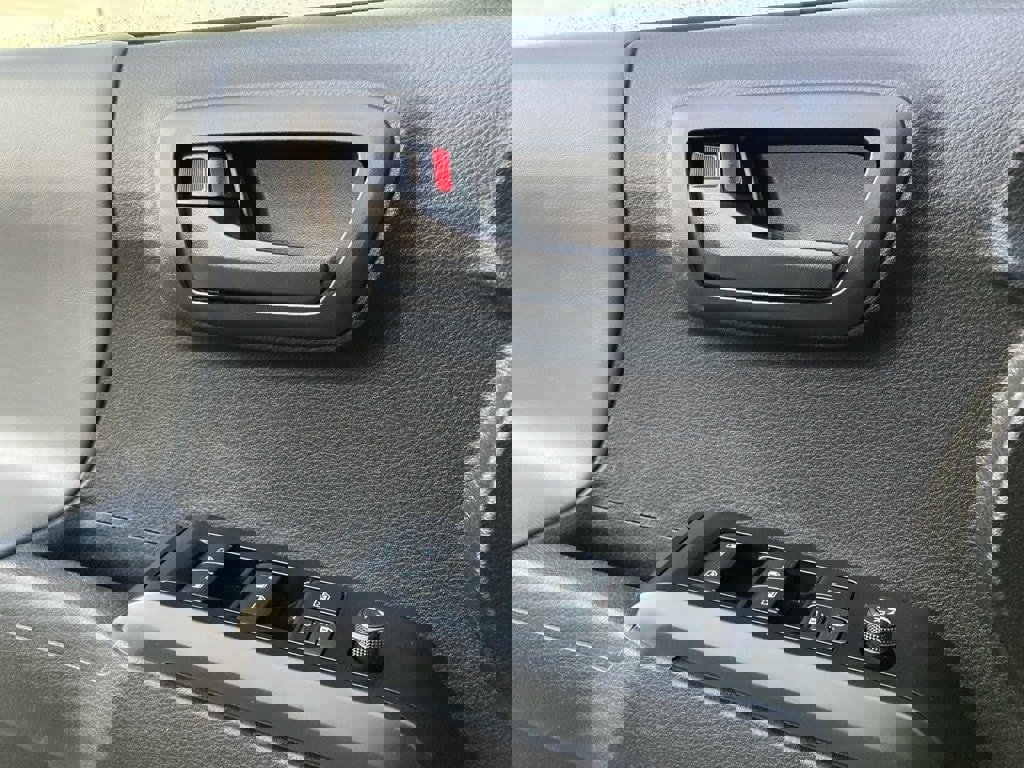 Used 2023 Toyota Tacoma SR image 14