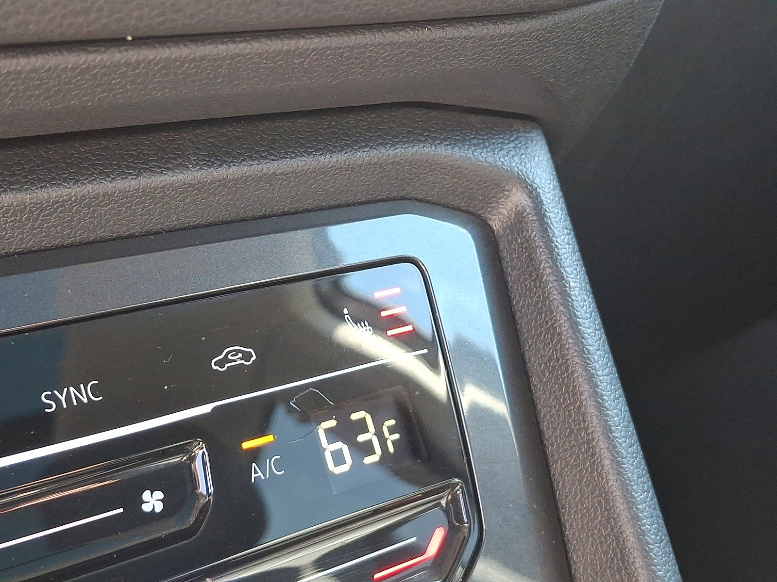 Used 2022 Volkswagen Tiguan SE image 29