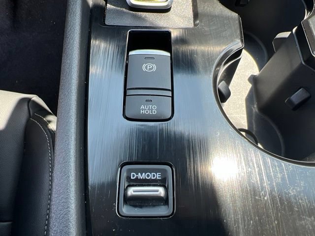 Used 2026 Nissan Rogue SL FWD image 23