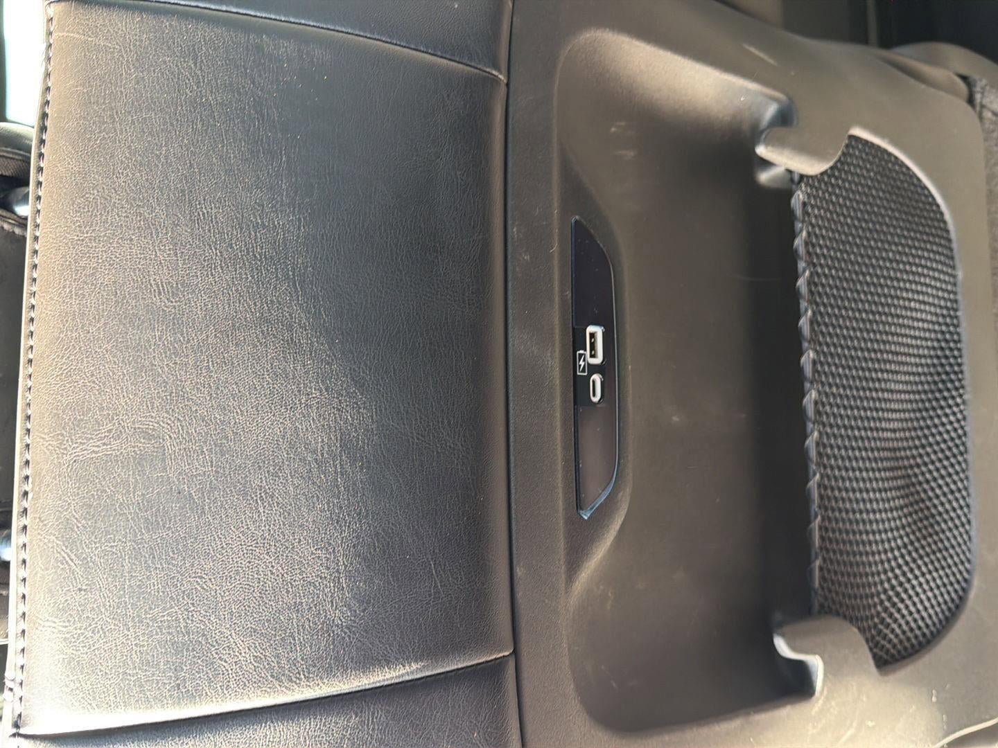 Used 2023 Chrysler Pacifica Touring-L w/ S Appearance Package FWD image 25