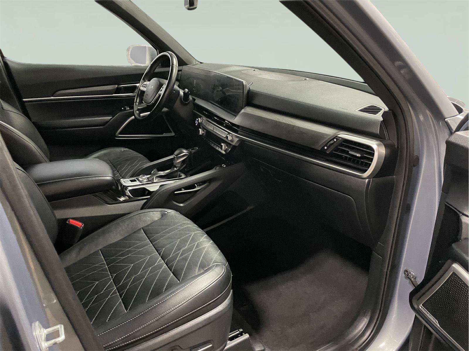 Used 2023 Kia Telluride EX X-Line image 22