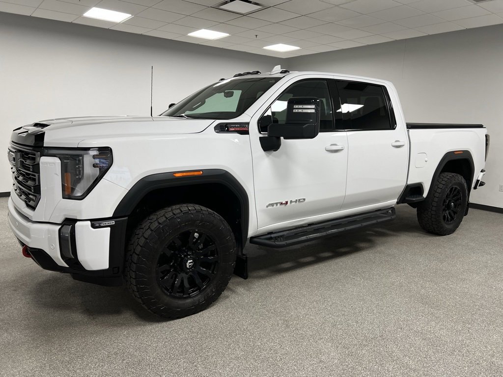 Used 2024 GMC Sierra 2500 AT4 w/ Technology Package image 7