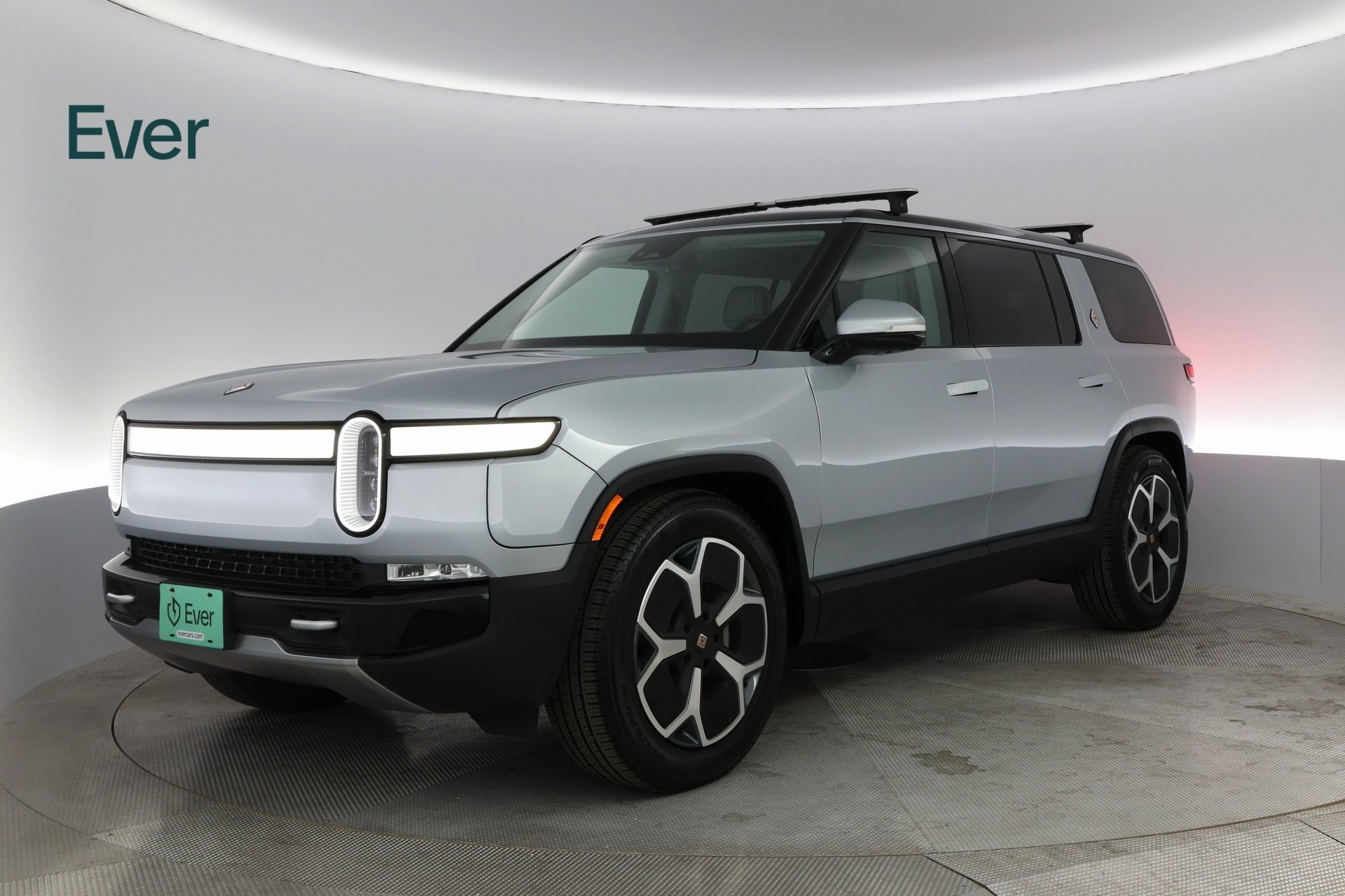 Used 2024 Rivian R1S Adventure image 2