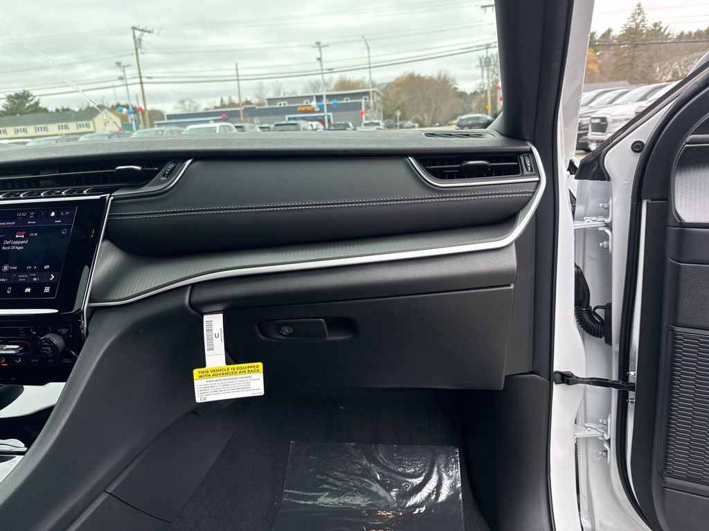 New 2026 Jeep Grand Cherokee Laredo image 29