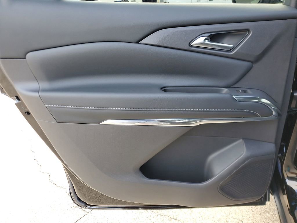 New 2026 Chevrolet Traverse LT w/ Driver Confidence Package image 14