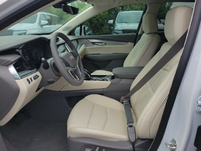 New 2026 Cadillac XT5 Premium Luxury w/ LPO, ONYX Package AWD/4WD image 7