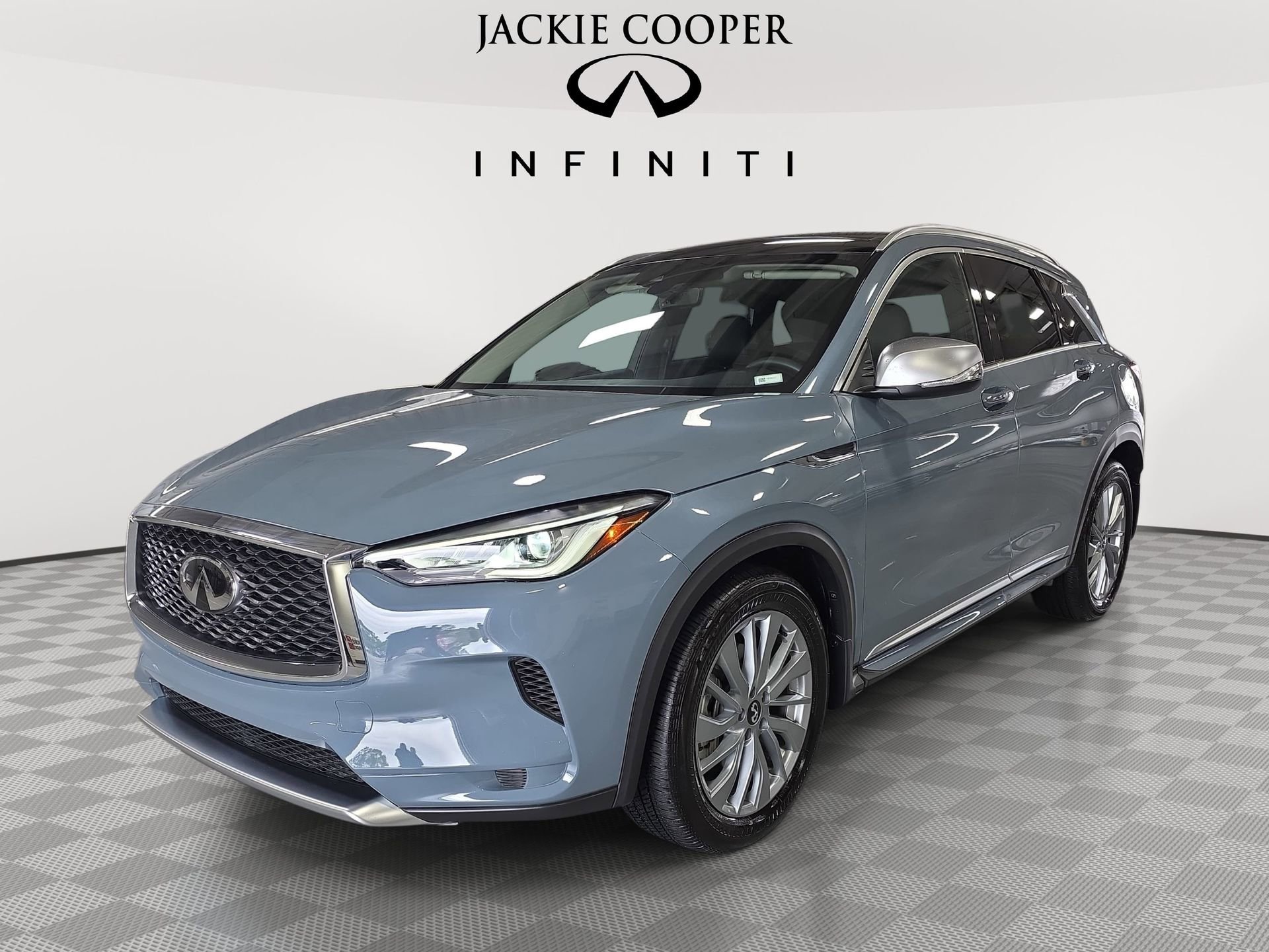 Certified 2025 INFINITI QX50 Luxe w/ Accent Package image 1