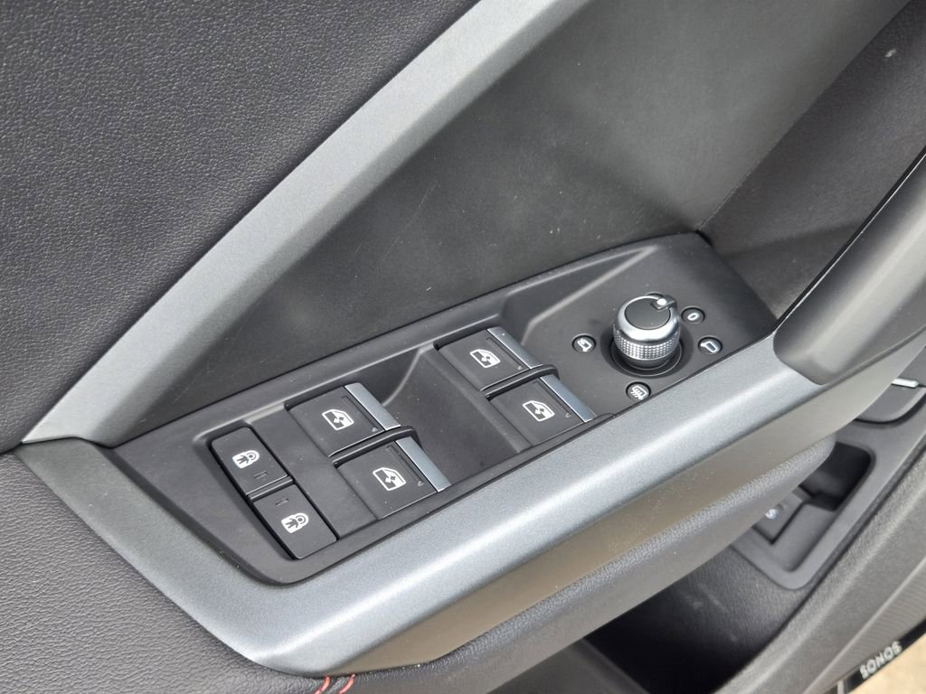 Certified 2025 Audi Q3 2.0T Premium Plus w/ Premium Plus Package image 31