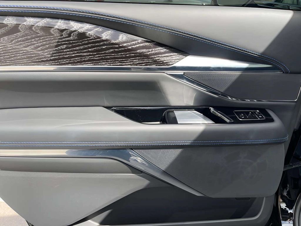 New 2025 Cadillac Escalade IQ Luxury 1 image 40