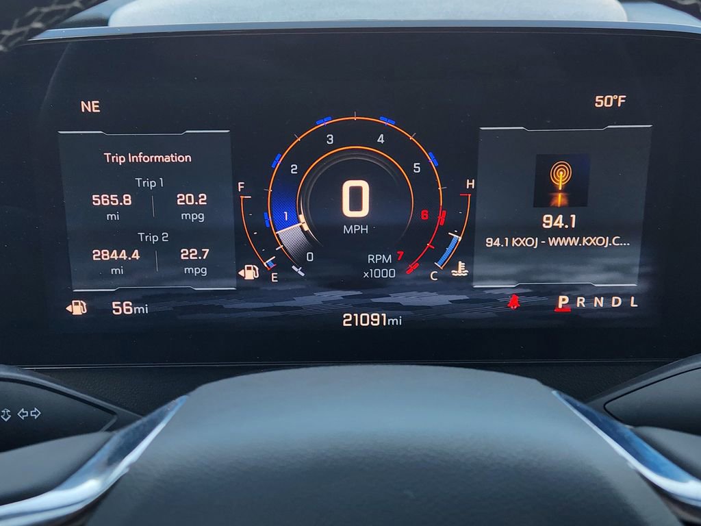 Used 2025 Chevrolet Traverse LT image 17