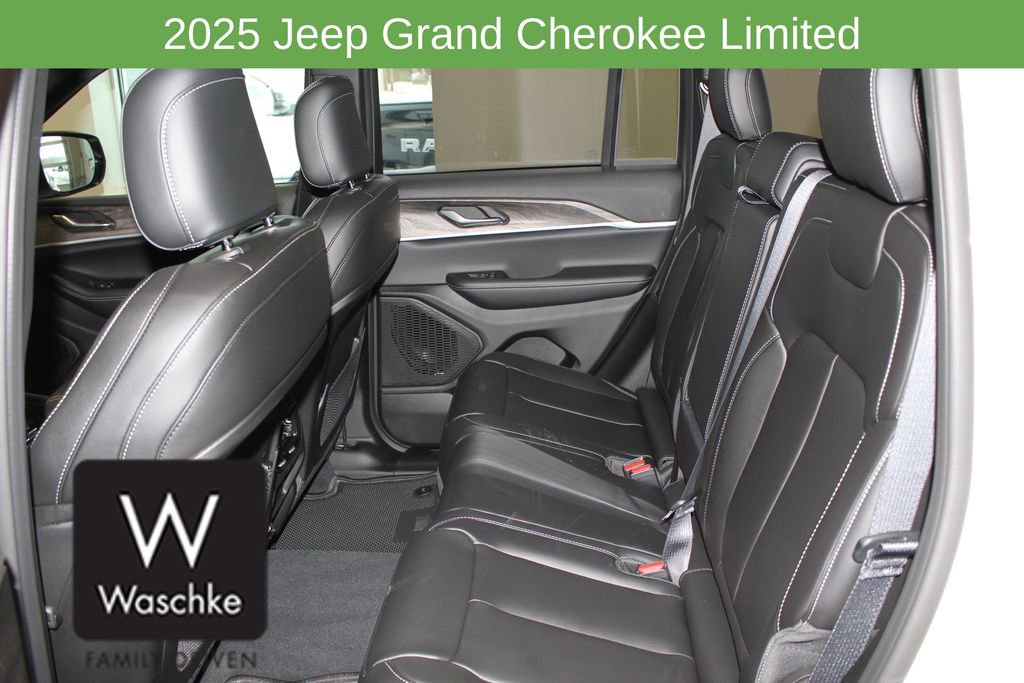 New 2025 Jeep Grand Cherokee Limited w/ Trailer Tow Package image 15