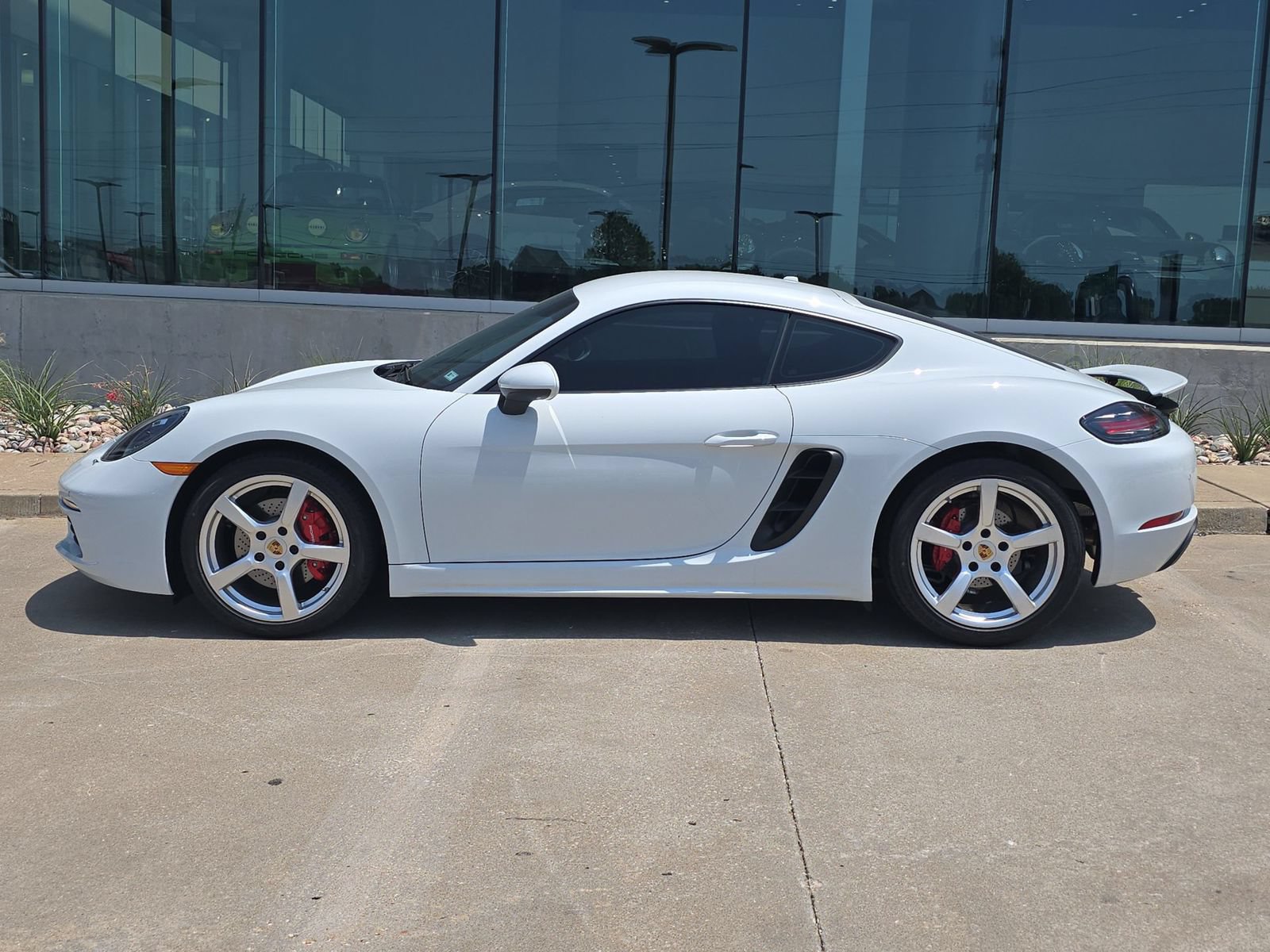 Certified 2023 Porsche 718 Cayman S RWD image 2