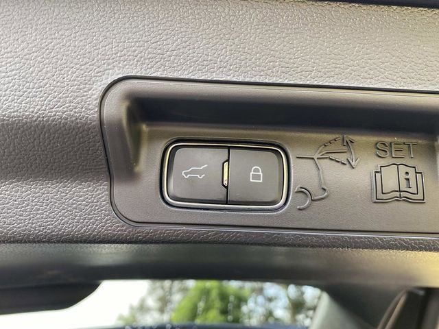 Used 2023 Ford Explorer XLT w/ Equipment Group 202A AWD/4WD image 9