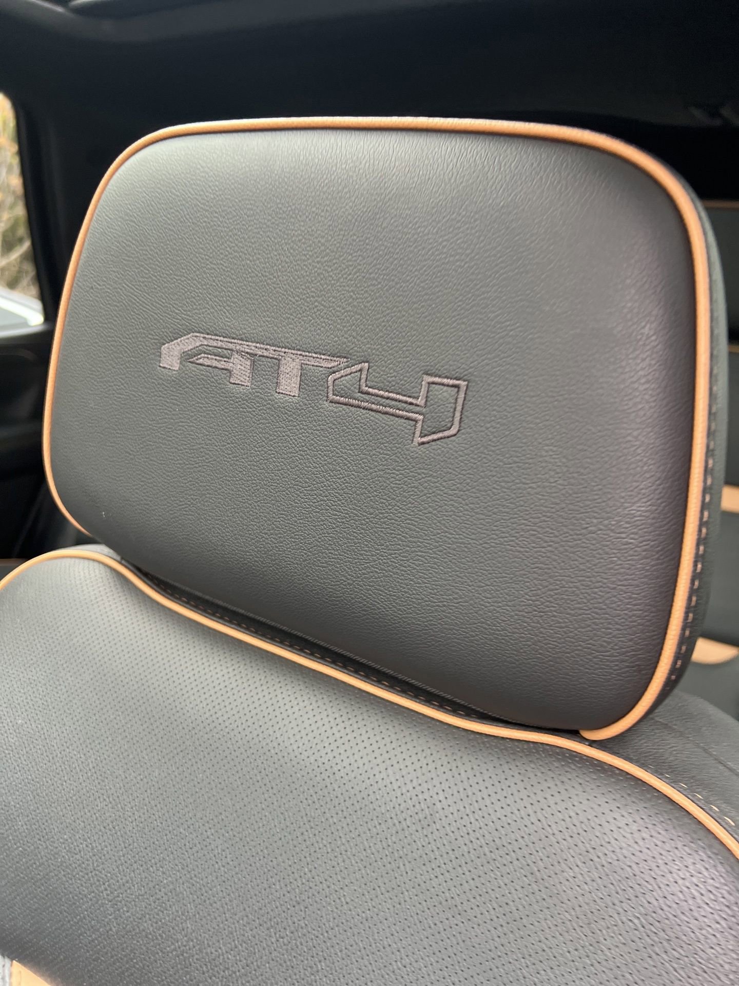 Used 2023 GMC Yukon AT4 image 9