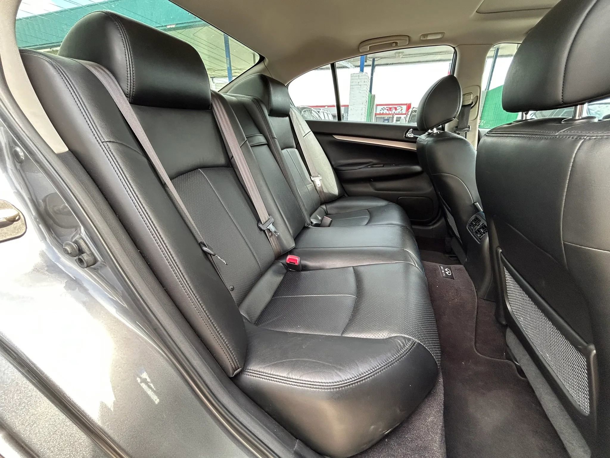 Used 2012 INFINITI G37 Journey w/ Premium Pkg image 15