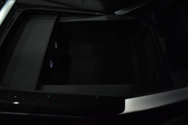 Used 2025 Audi Q8 Premium image 25