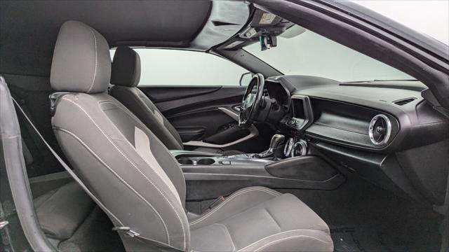 Used 2020 Chevrolet Camaro LT image 18