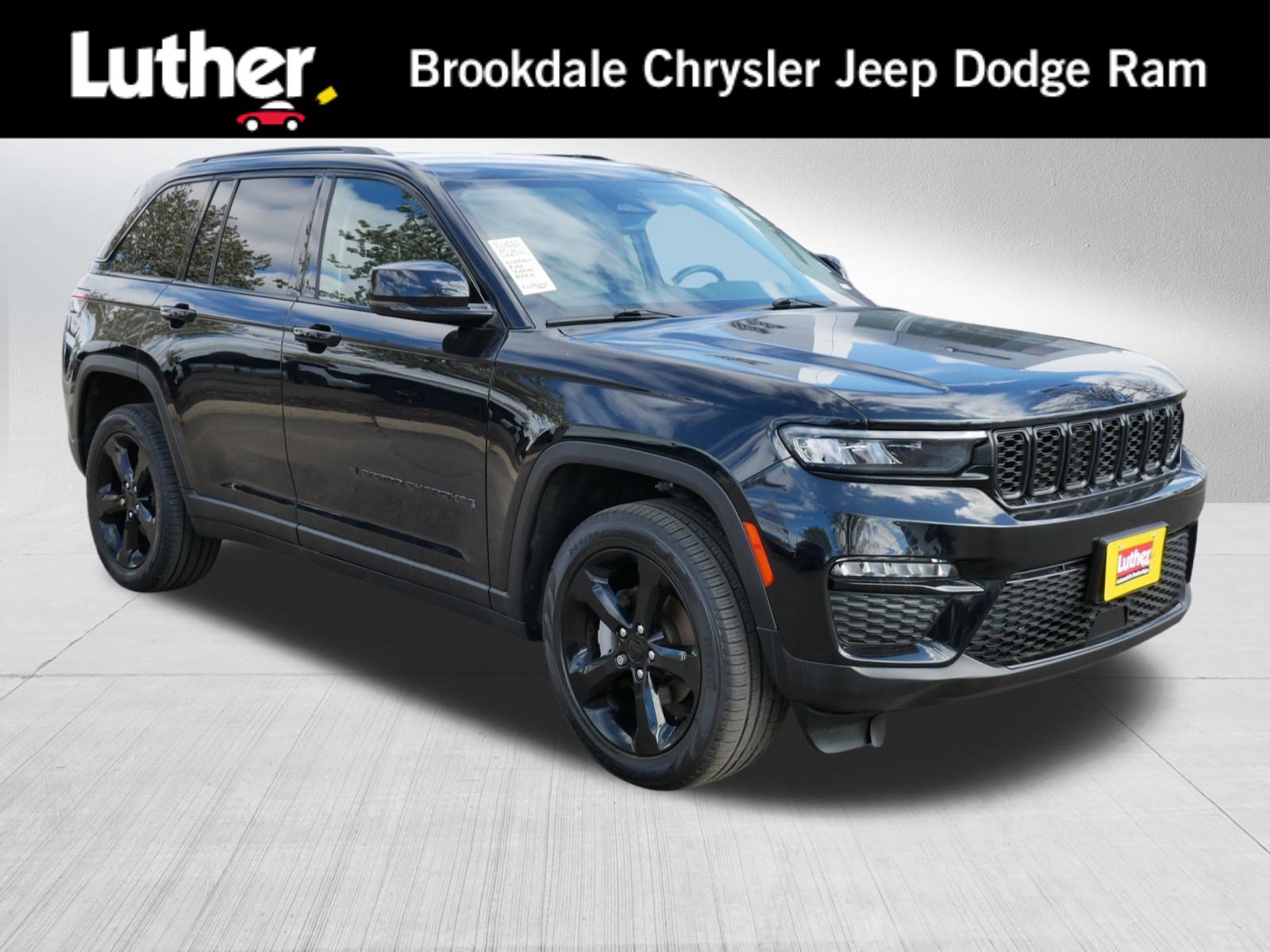 Used 2023 Jeep Grand Cherokee Limited w/ Black Appearance Package
