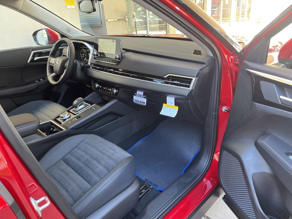 New 2025 Mitsubishi Outlander SE image 26