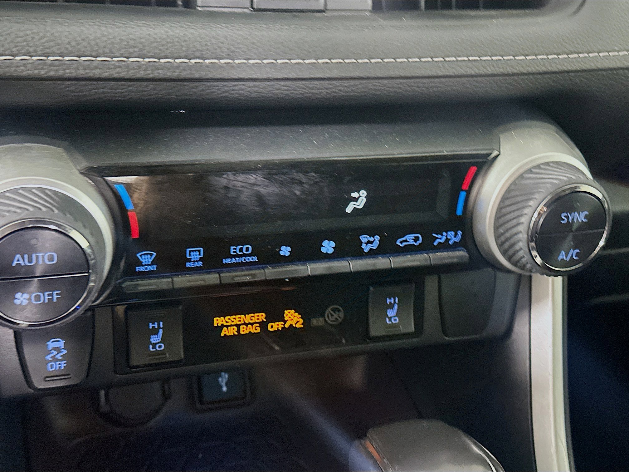 Used 2020 Toyota RAV4 Limited image 24