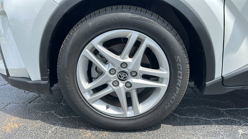 Used 2021 Toyota C-HR LE image 14