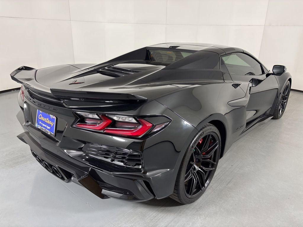 Used 2023 Chevrolet Corvette Z06 RWD image 10