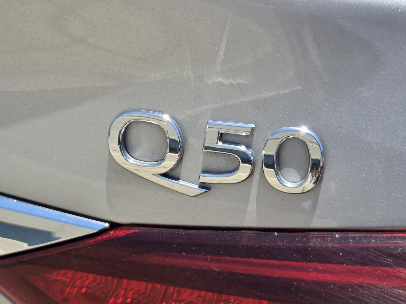 Used 2018 INFINITI Q50 Luxe w/ Sensory Package (Luxe) RWD image 9