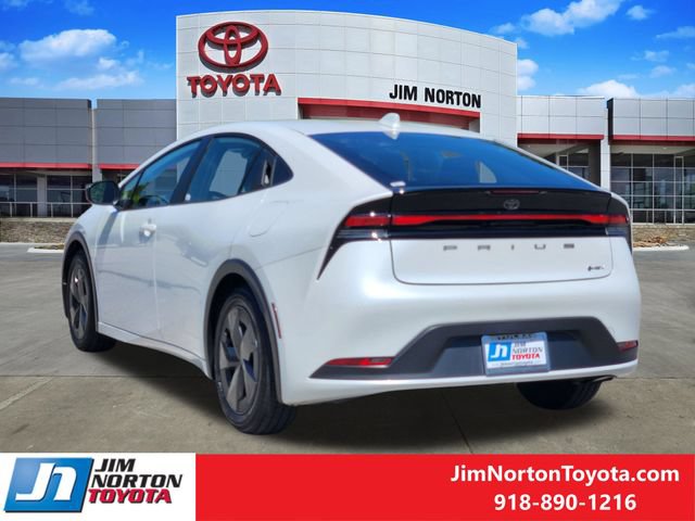 Used 2025 Toyota Prius LE FWD image 7