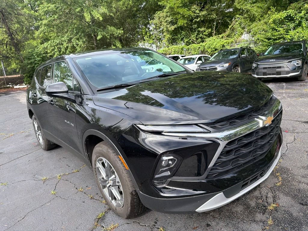 Used 2025 Chevrolet Blazer LT FWD image 6