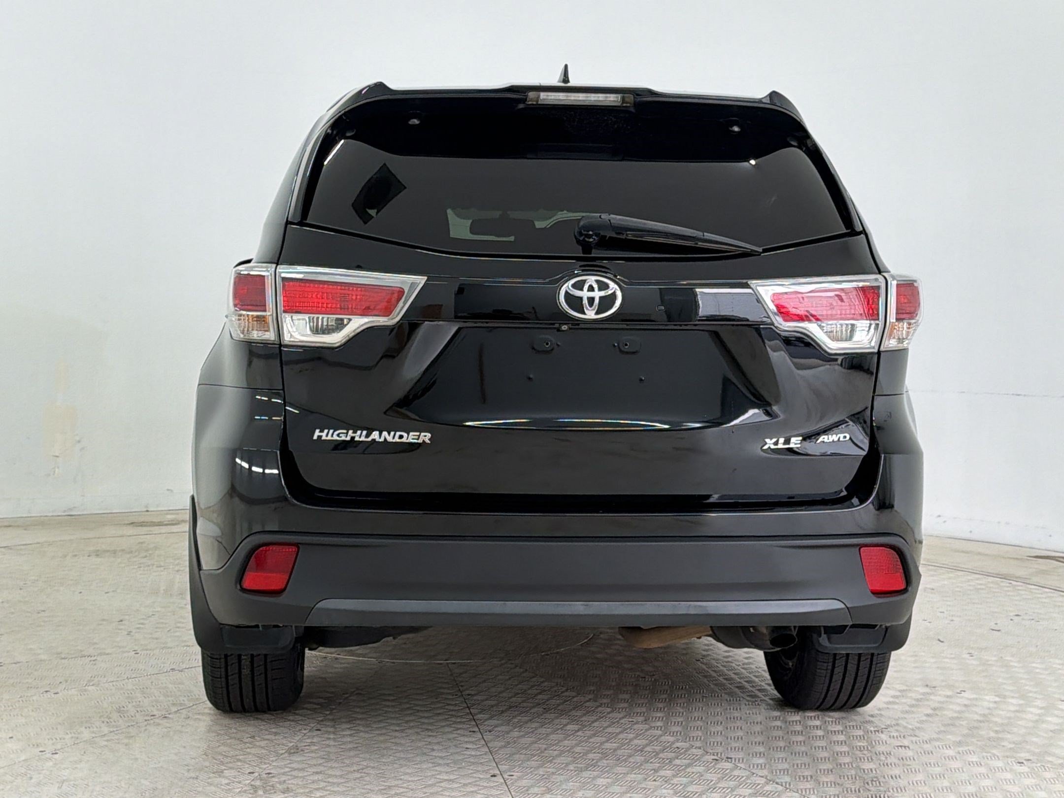 Used 2016 Toyota Highlander XLE AWD/4WD image 10