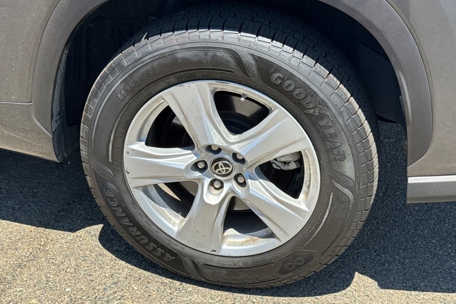 Certified 2020 Toyota Highlander LE FWD image 25