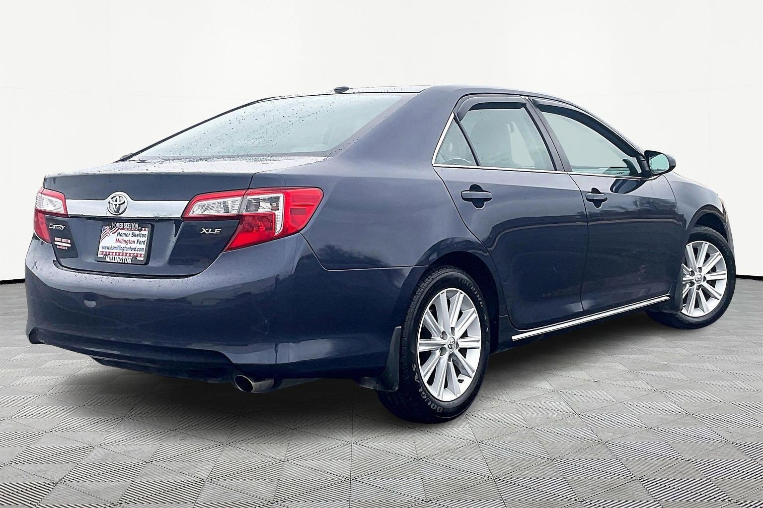 Used 2014 Toyota Camry XLE w/ Leather Package image 11
