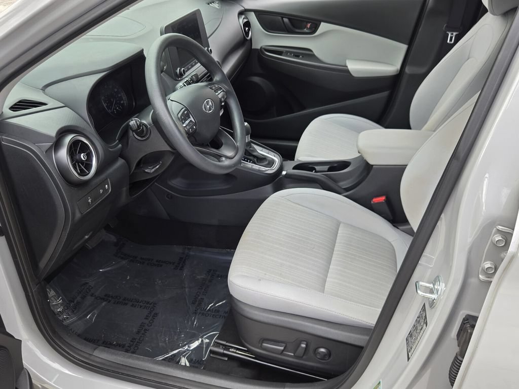 Used 2023 Hyundai Kona SEL FWD image 10