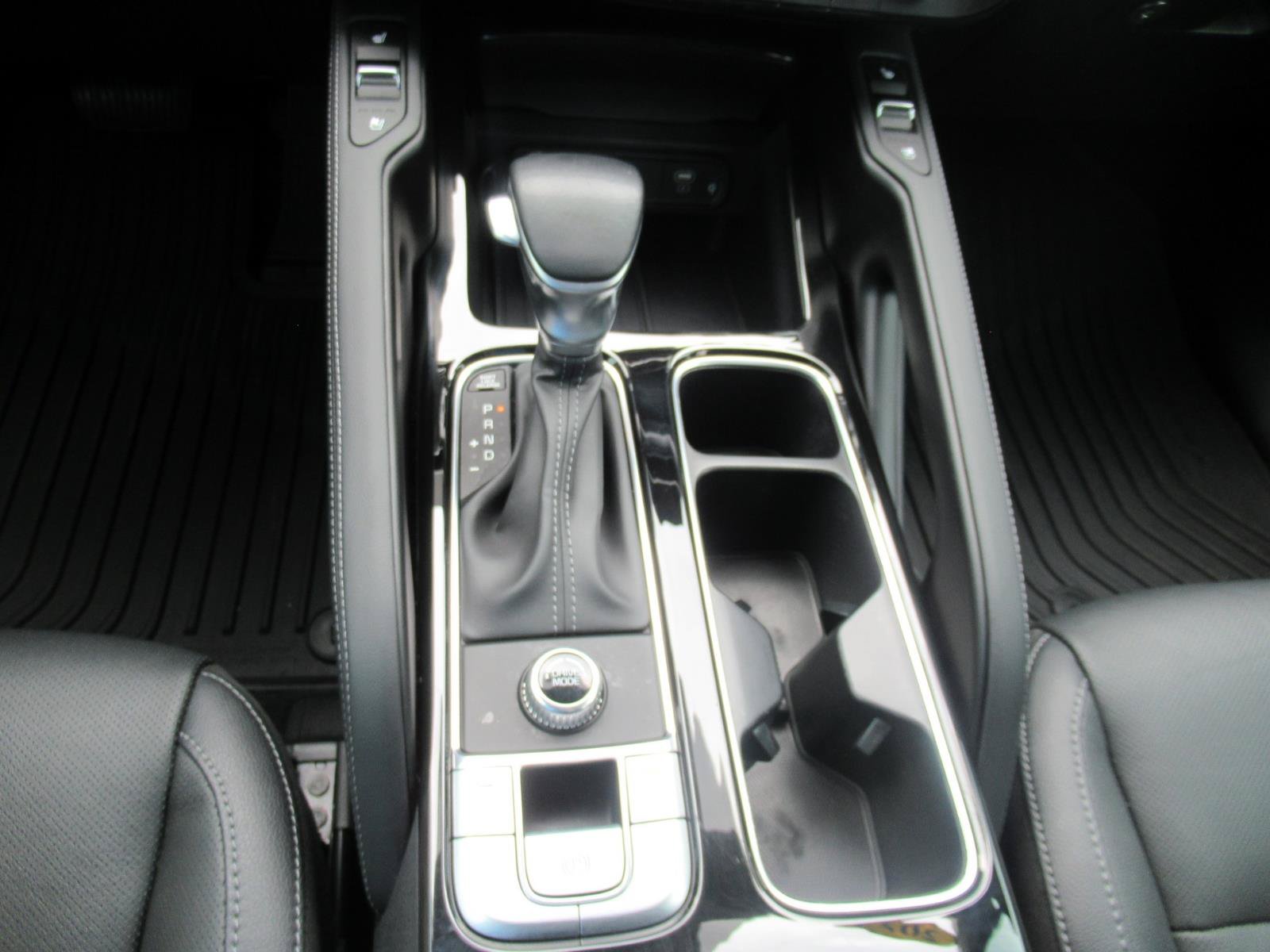 Used 2024 Kia Telluride EX w/ EX Captain's Chair Package FWD image 28
