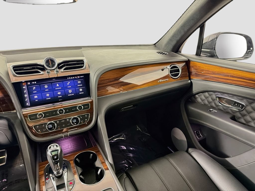 Used 2023 Bentley Bentayga AWD/4WD image 25