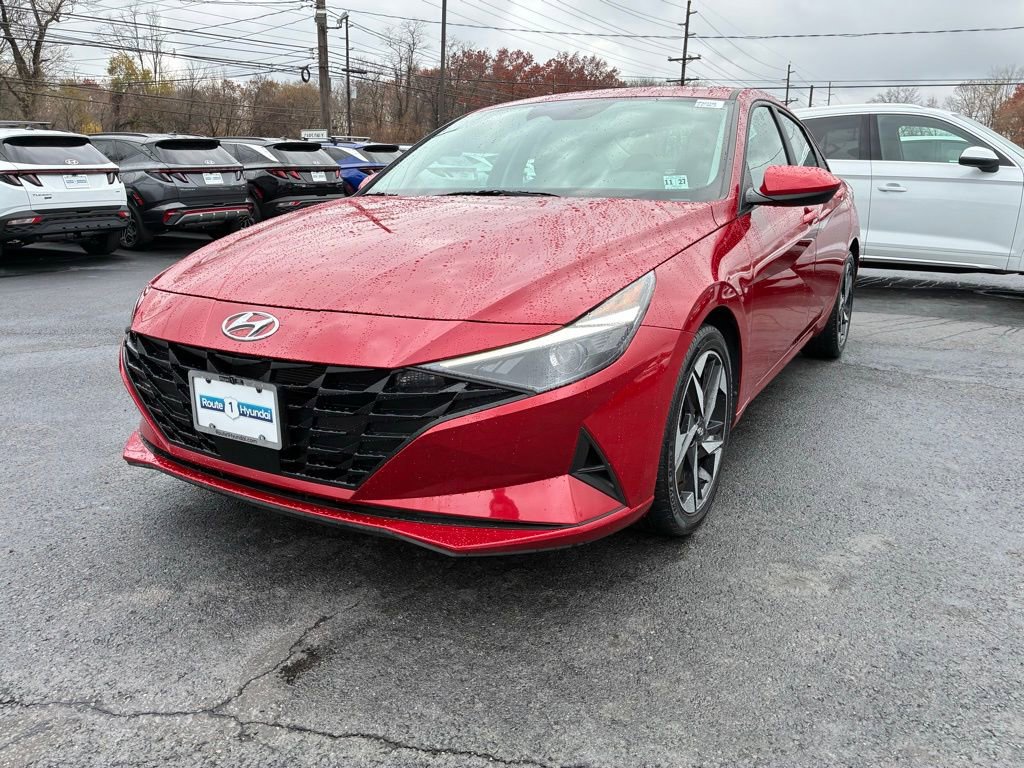 Used 2023 Hyundai Elantra SEL w/ Convenience Package image 3