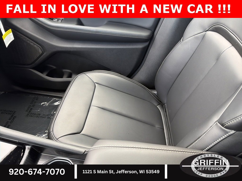 New 2025 Jeep Grand Cherokee Limited w/ Black Appearance Package image 26