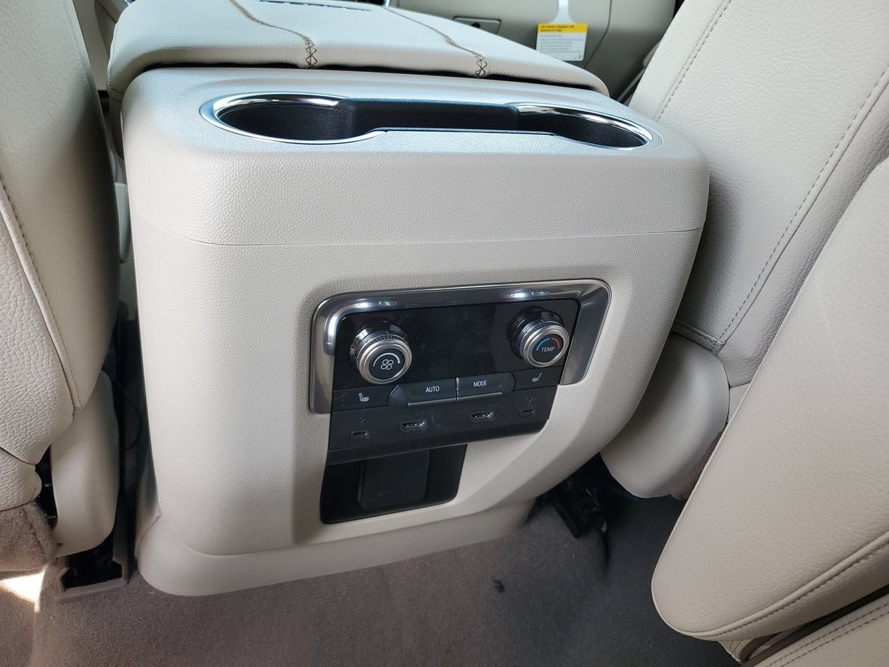 New 2026 GMC Yukon XL Denali w/ Denali Reserve Package RWD image 16