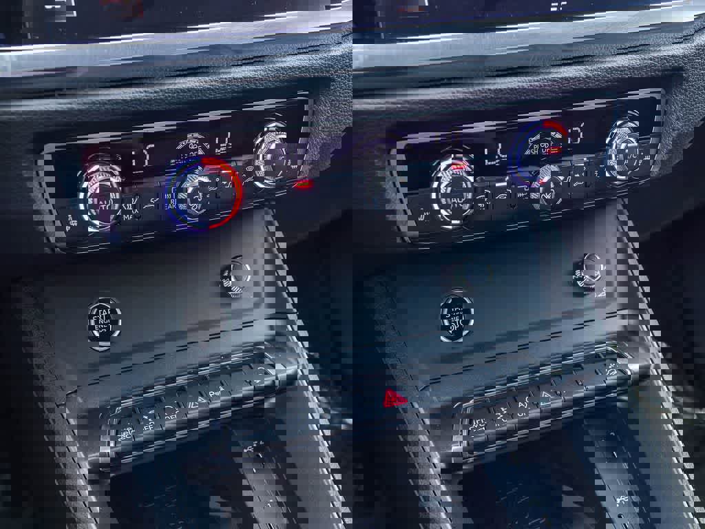 Used 2023 Audi Q3 2.0T Premium Plus w/ Premium Plus Package AWD/4WD image 21