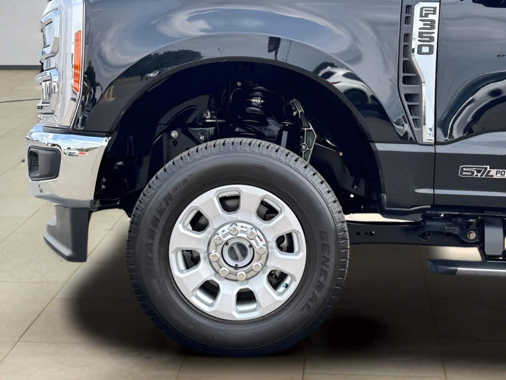 Used 2023 Ford F350 Lariat w/ Lariat Ultimate Package AWD/4WD image 44