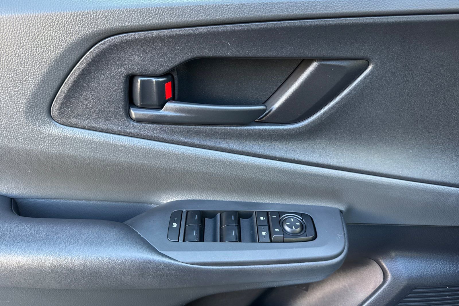 Used 2024 Toyota Prius LE image 12